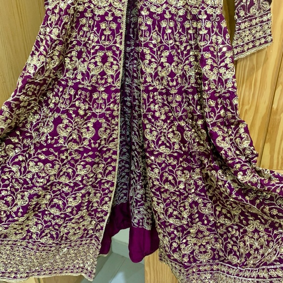 Asim Jofa Bridal Dress - Picture 9 of 17